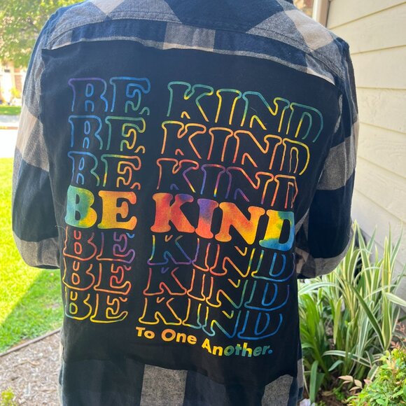 Be Kind Flannel Shirt unisex Size Small S - Picture 1 of 6